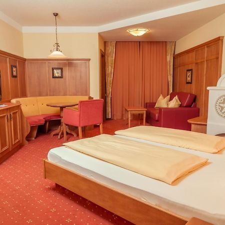 Familien Hotel Mozart Ried im Oberinntal Exterior photo