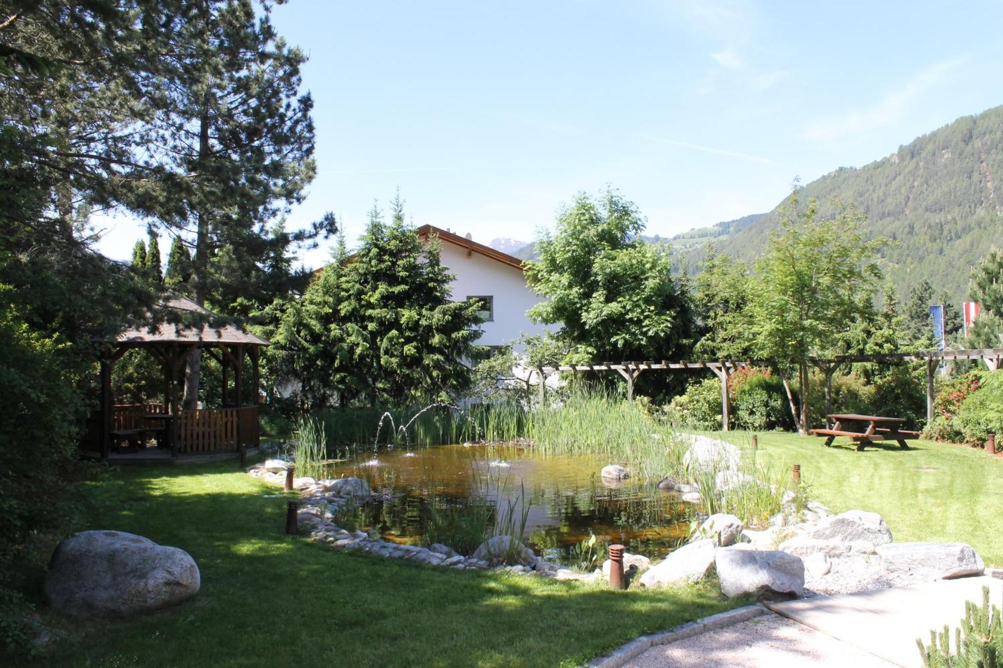 Familien Hotel Mozart Ried im Oberinntal Exterior photo