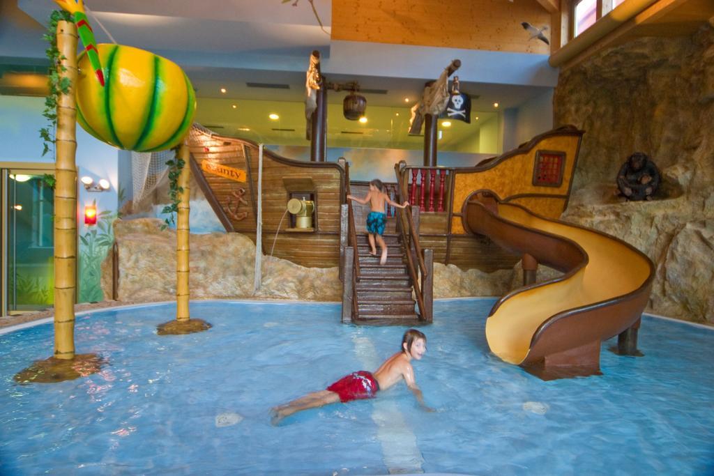 Familien Hotel Mozart Ried im Oberinntal Exterior photo