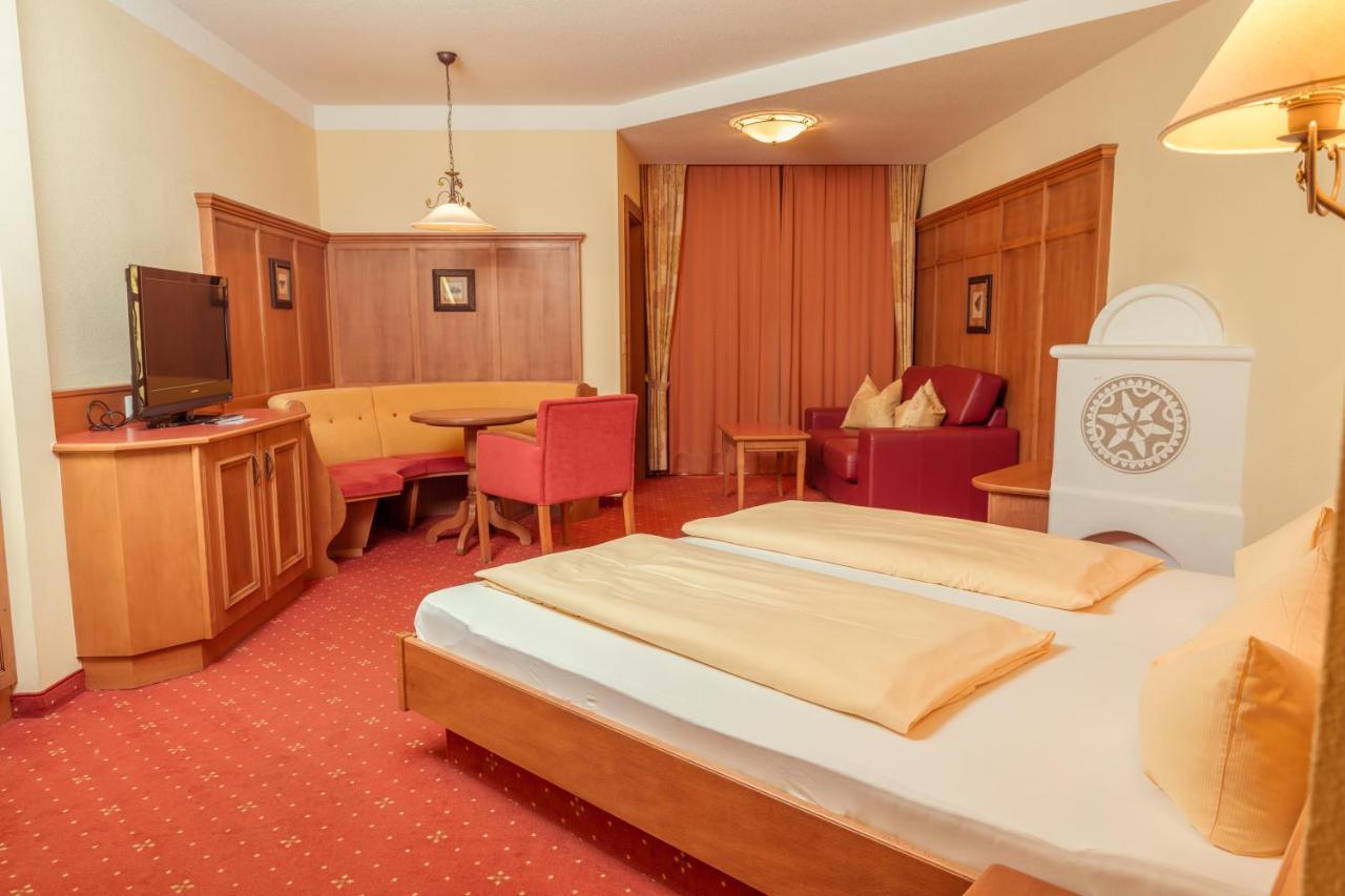Familien Hotel Mozart Ried im Oberinntal Exterior photo