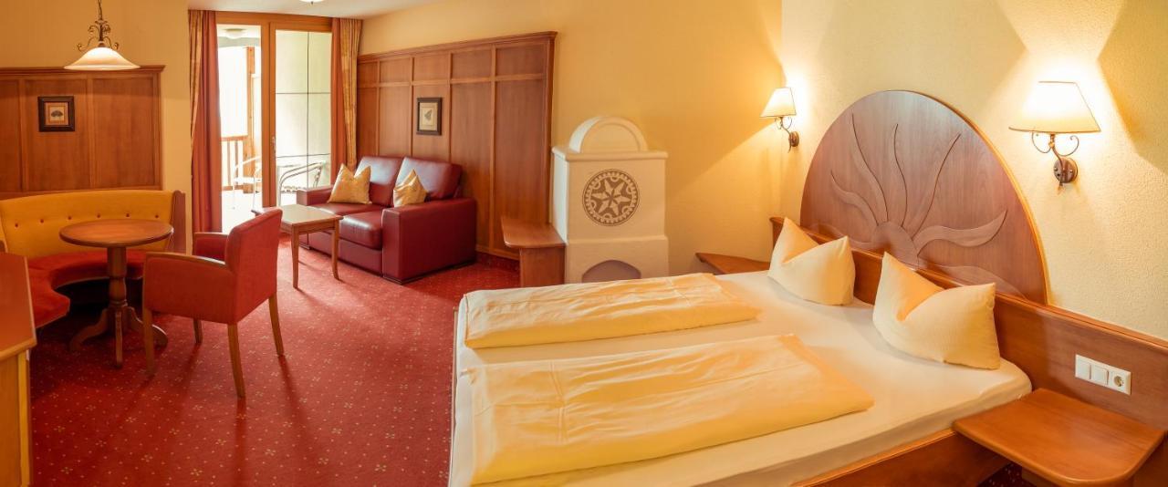 Familien Hotel Mozart Ried im Oberinntal Exterior photo
